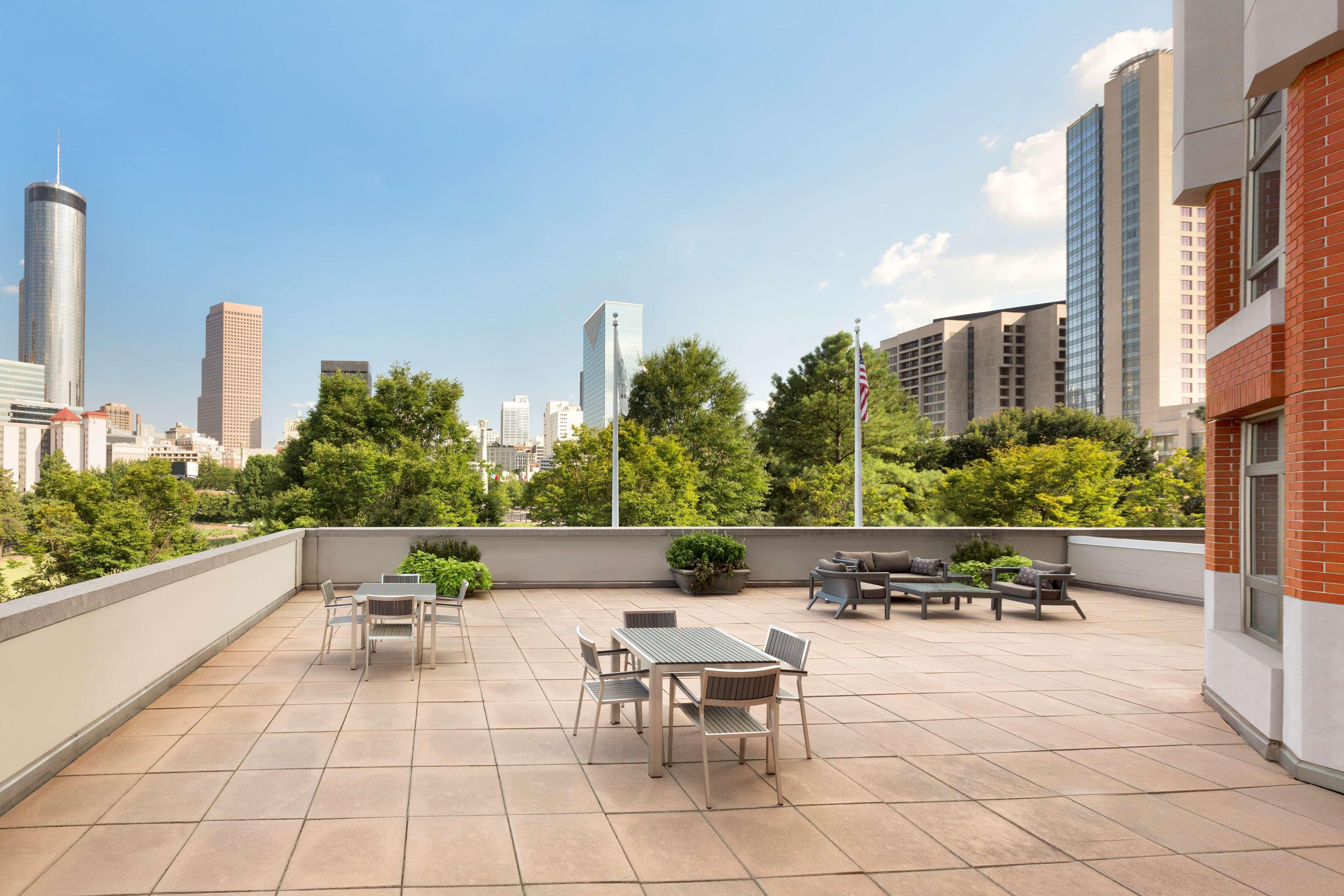 Embassy Suites By Hilton Atlanta At Centennial Olympic Park Exterior photo
