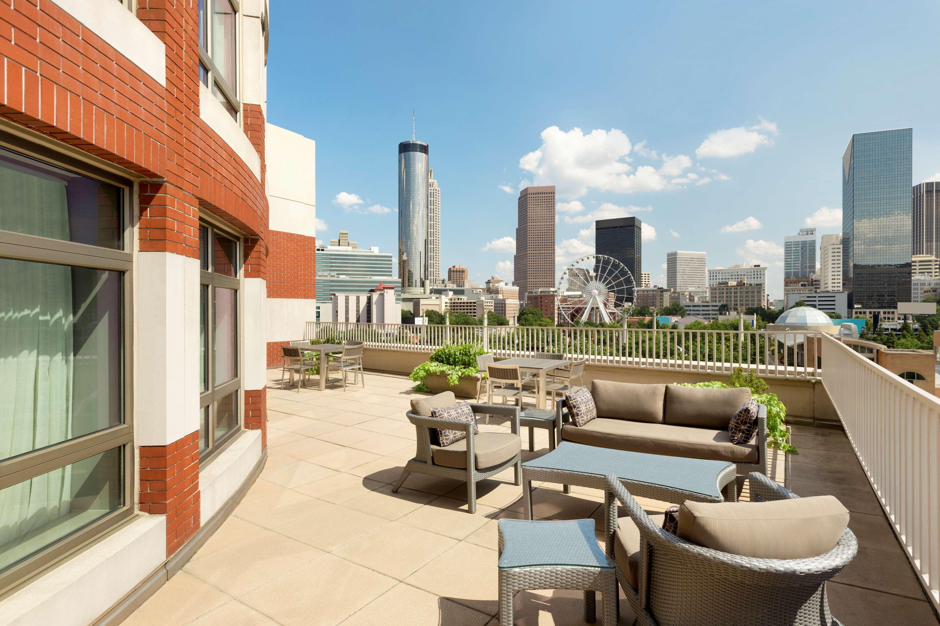 Embassy Suites By Hilton Atlanta At Centennial Olympic Park Exterior photo