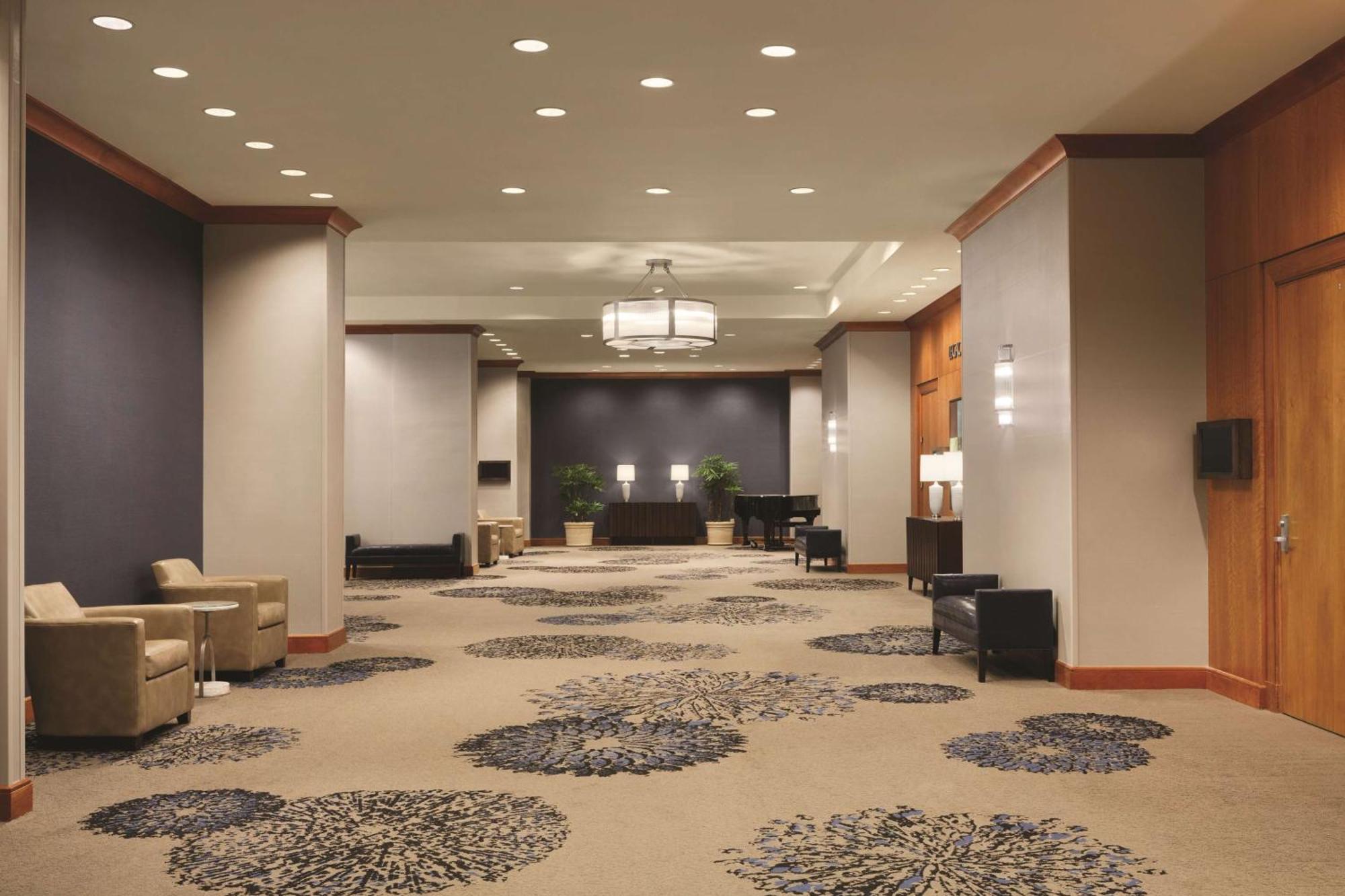 Embassy Suites By Hilton Atlanta At Centennial Olympic Park Exterior photo